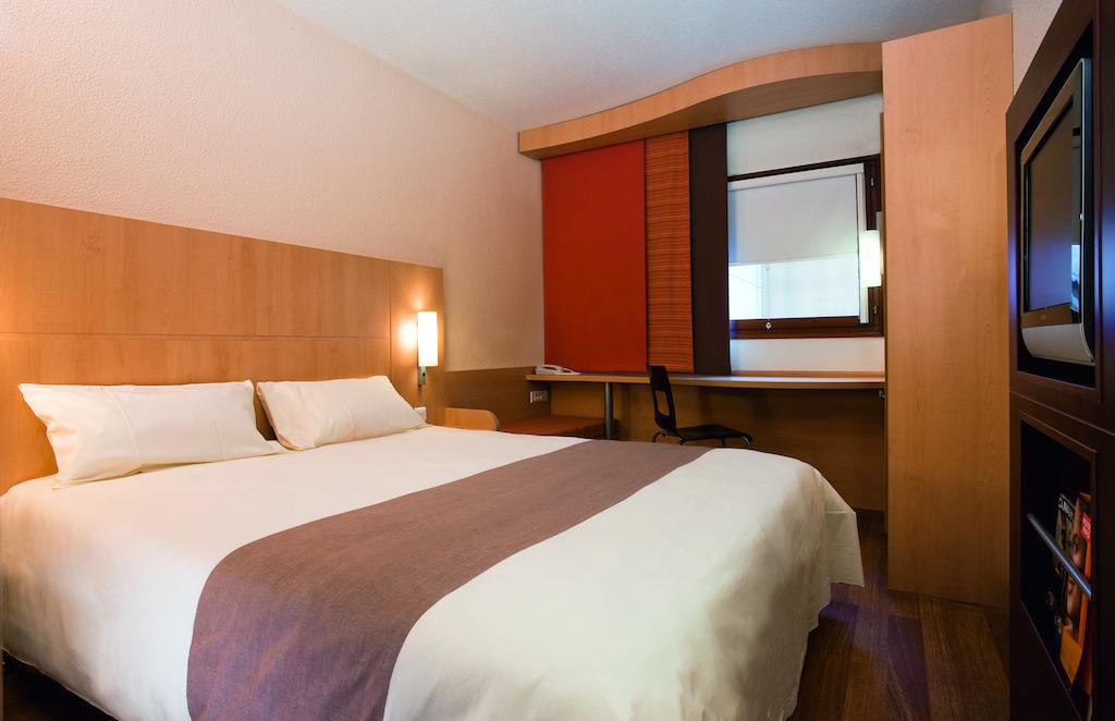 Hotel Ibis Milano Malpensa Cardano Al Campo Rum bild